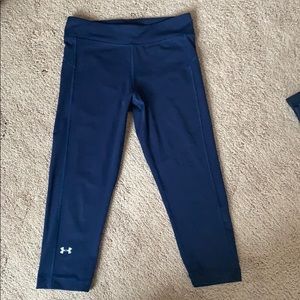 Under Armour Capri Legging, Navy Blue Size small